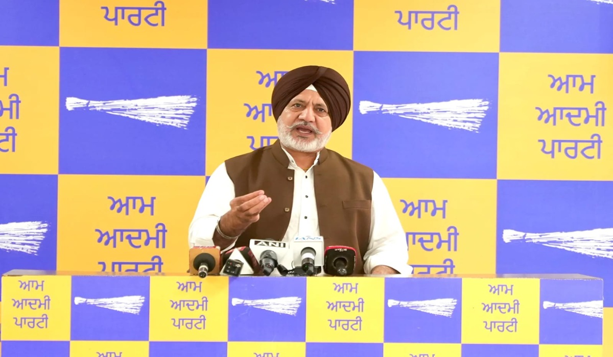 देश के युवा और किसान सड़कों पर, सरकार उनकी आवाज़ दबाने के लिए बल का इस्तेमाल कर रही: बलतेज पन्नू