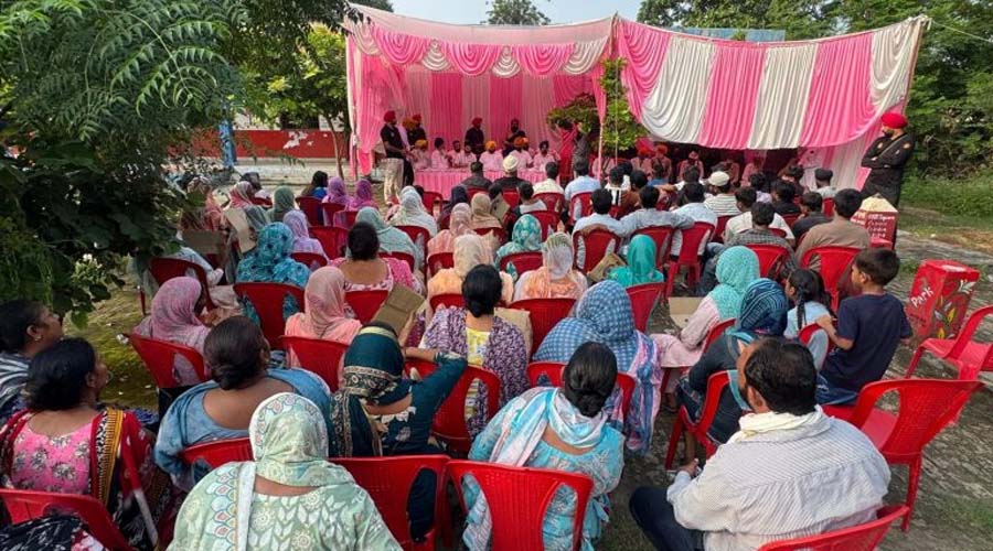 जनता के बीच पहुंचे हरभजन सिंह ई.टी.ओ., लोक मिलनी में सुनीं समस्याएं और विकास योजनाओं पर की चर्चा