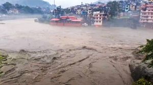 हिमाचल प्रदेश में मानसून का कहर, 5 जिलों में रेड अलर्ट; प्रशासन ने जारी किए एहतियाती निर्देश