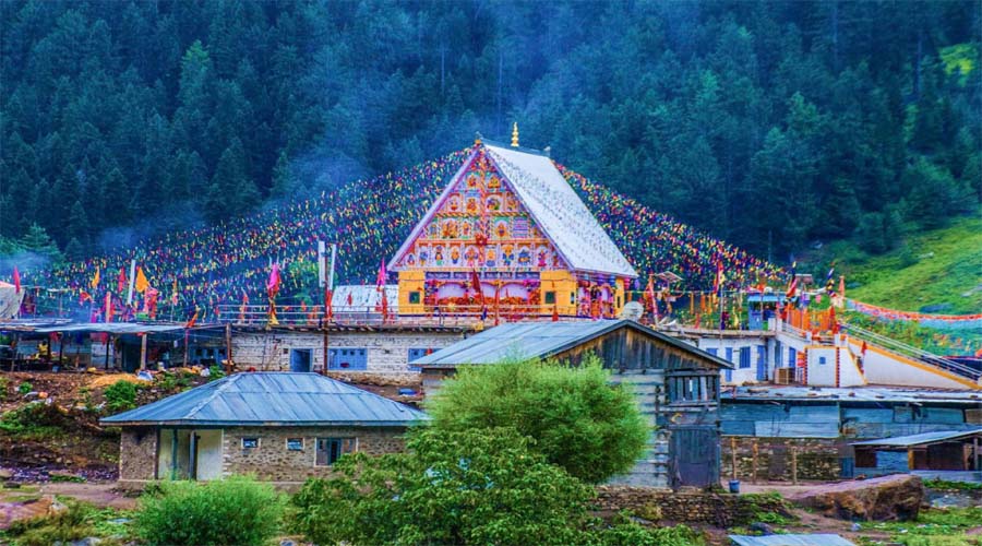 जम्मू-कश्मीर के पहाड़ों में बसा है चमत्कारी मचैल माता धाम, जहां की यात्रा भक्तों देती है दिव्य अनुभव