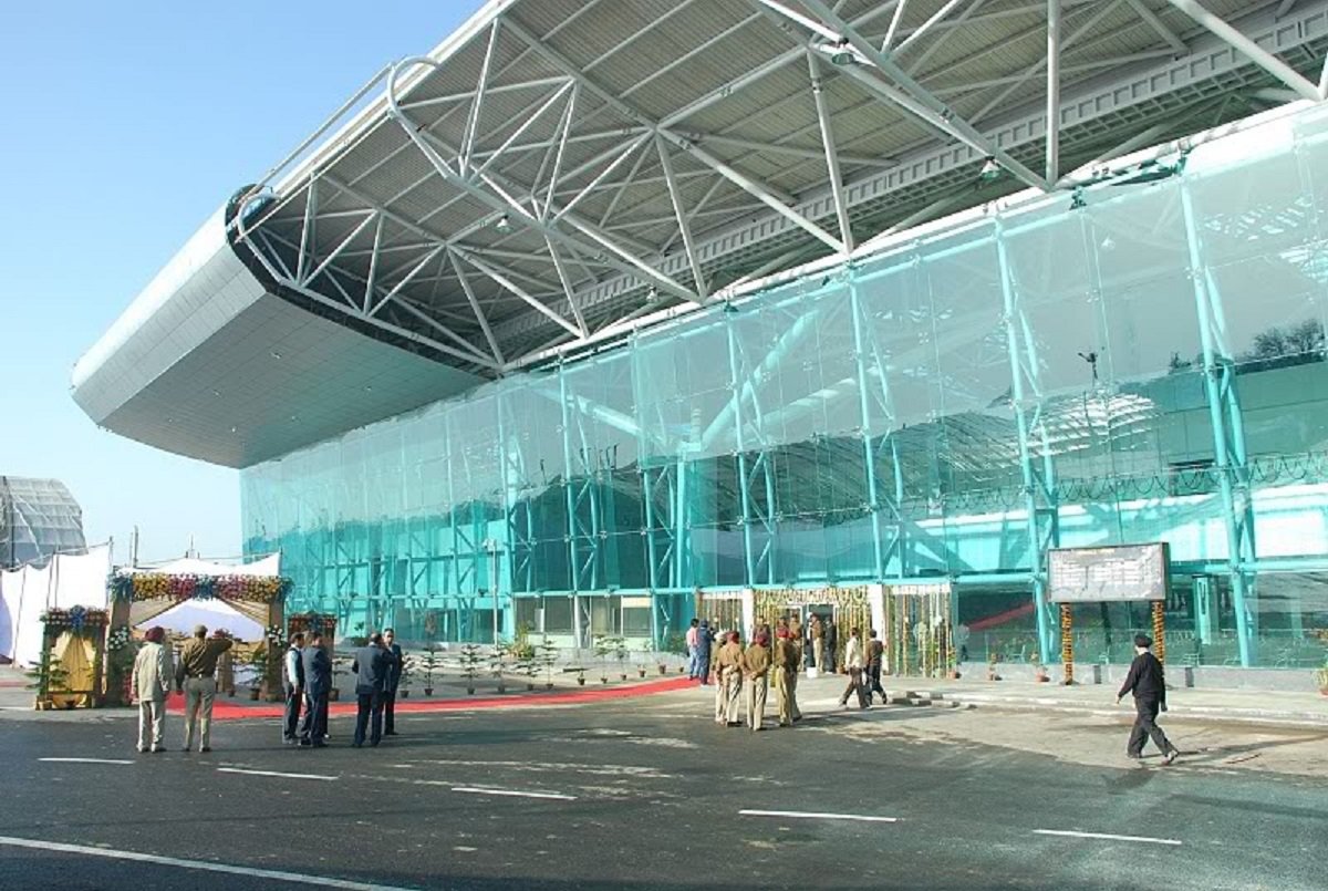 श्री गुरु राम दास इंटरनेशनल एयरपोर्ट के आसपास ड्रोन उड़ाने और लेजर लाइट के इस्तेमाल पर लगा बैन