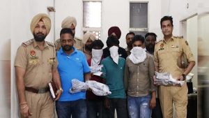 अमृतसर रूरल पुलिस की बड़ी कार्रवाई, सीमा क्षेत्र से हथियारों की खेप सहित तीन आरोपी गिरफ्तार