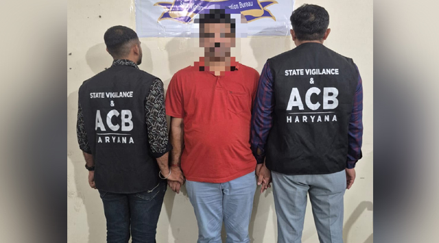 SV वं ACB ने 28 हजार रुपये रिश्वत लेते पशु चिकित्सक को रंगे हाथ किया गिरफ्तार