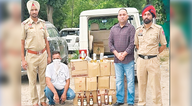 चंडीगढ़ से तस्करी कर लाई गई शराब एवं बियर की बड़ी खेप सहित दो तस्कर गिरफ्तार