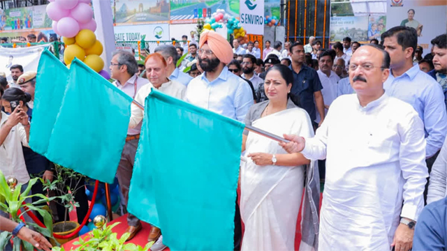 CM रेखा गुप्ता ने डोर-टू-डोर कचरा संग्रहण एवं सेकेंडरी ट्रांसपोर्टेशन परियोजना का किया शुभारंभ