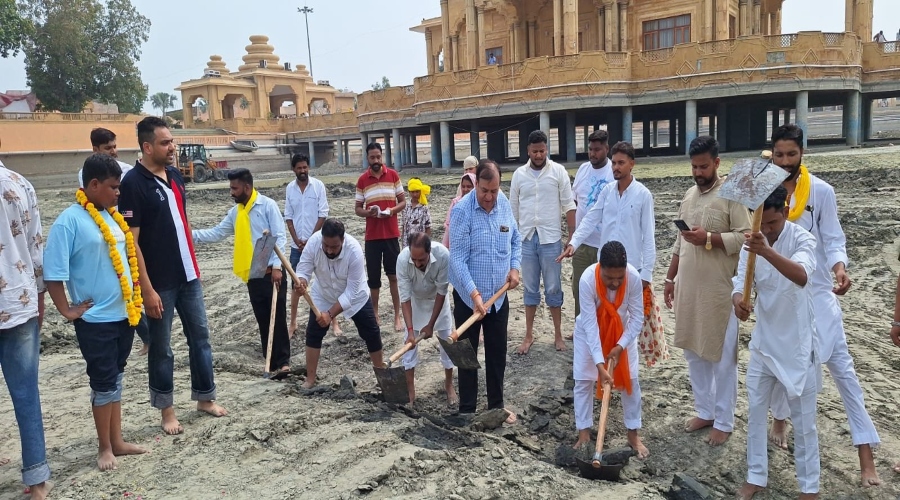 लुधियाना: भगवान वाल्मीकि तीर्थ के लिए भाजपा का सात बसों का जत्था अमृतसर रवाना