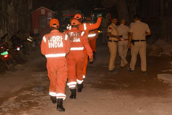चंडीगढ़ में 24 घंटे के भीतर दूसरी इमारत गिरी, मलबे में कई लोगों के फंसे होने की आशंका