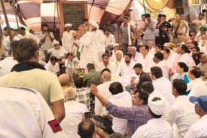 7 Congress MLAs reached the Chanaut