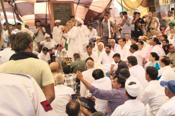 चानौत जल आंदोलन में पहुंचे 7 कांग्रेसी विधायक, बोले 32 विधायक भी साथ