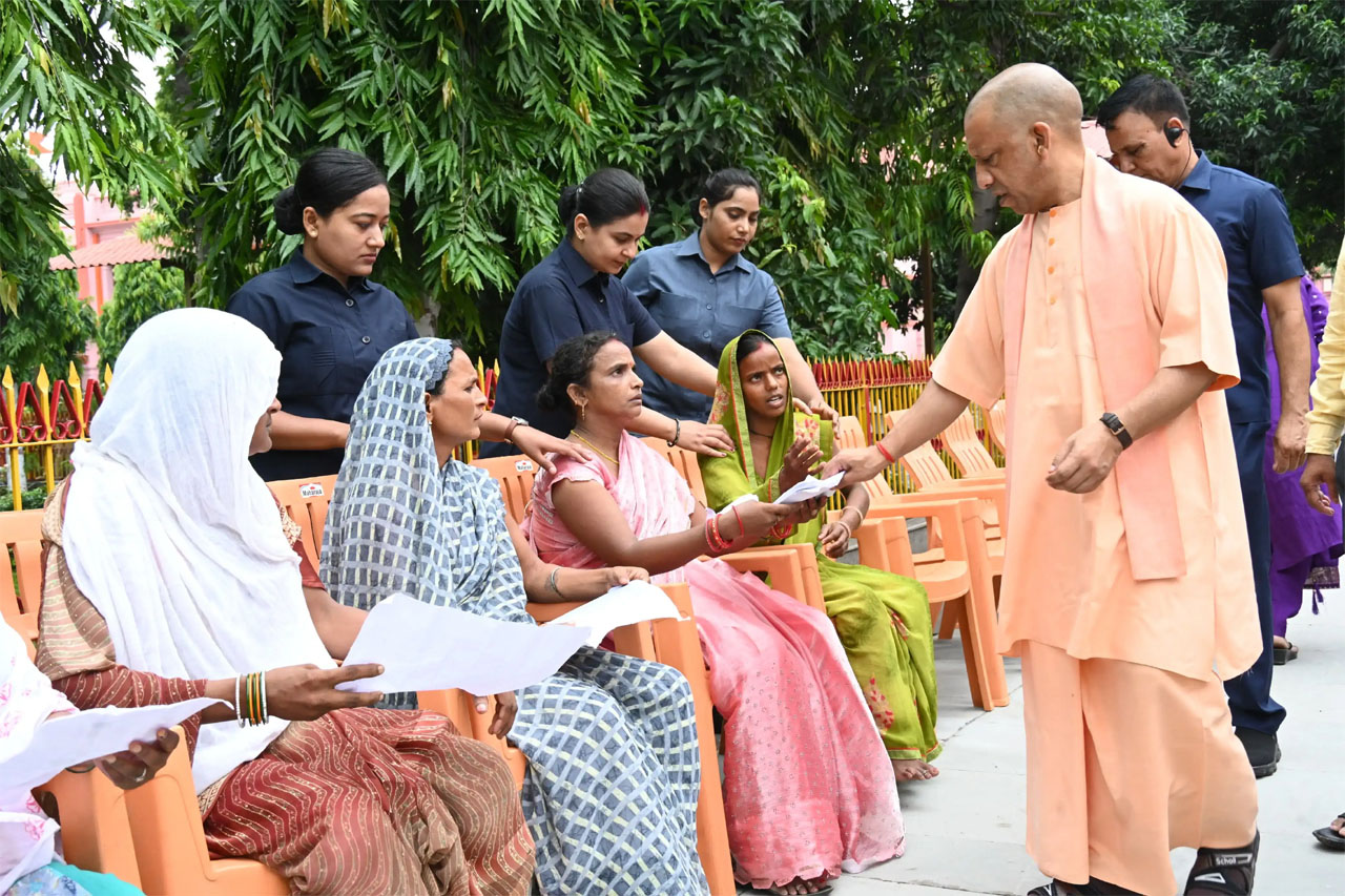 गंभीर बीमारियों के इलाज में भरपूर मदद करेगी सरकार: CM Yogi  