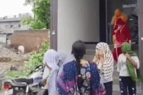 हिसार में कसा शिकंजा : दो होटलों पर छापा, 18 महिलाएं रेस्क्यू