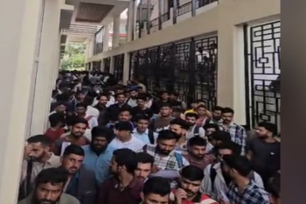 एचआरटीसी में 50 पदों के लिए पहुंचे 2500 अभ्यर्थी, भर्ती रद्द