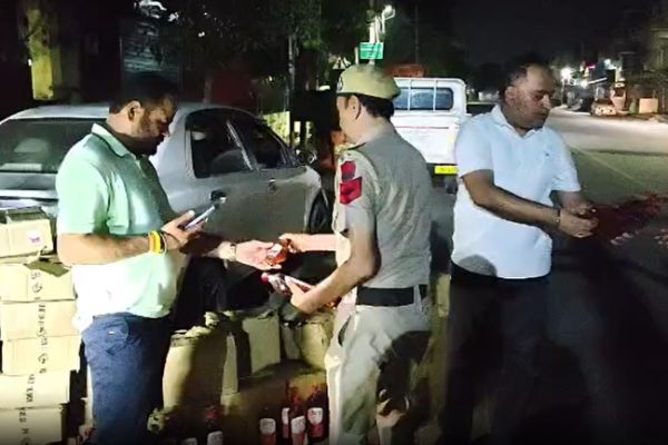 एक्साइज-पुलिस की संयुक्त कार्रवाई : 37 पेटियां शराब बरामद