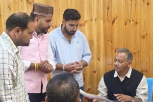 आय सीमा खत्म कर 3234 आश्रितों को नौकरी देने की मांग