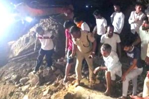 बछड़े को बचाने उतरे तीन, 150 साल पुराना कुआं निगल गया 4 जिंदगियां