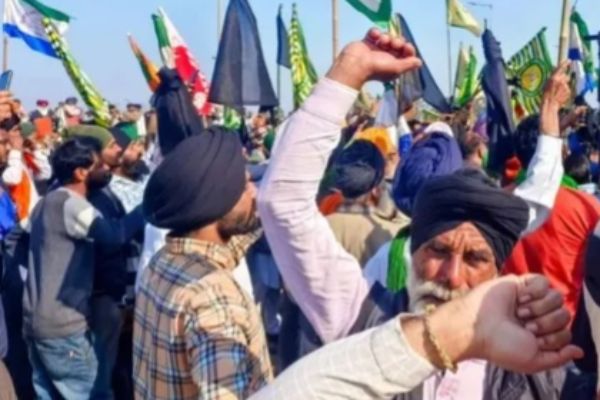 लाडोवाल टोल पर किसानों का प्रदर्शन, 4 घंटे रहेगा टोल फ्री