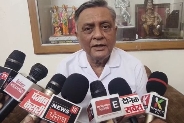 संगरूर BJP कार्यालय पर पेट्रोल बम हमला, कालिया ने साधा सरकार पर निशाना