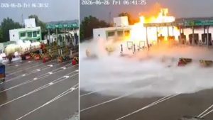 कौशांबी में टोल प्लाजा से टकराए LPG का टैंकर, लगी भीषण आग, सामने आया खौफनाक वीडियो