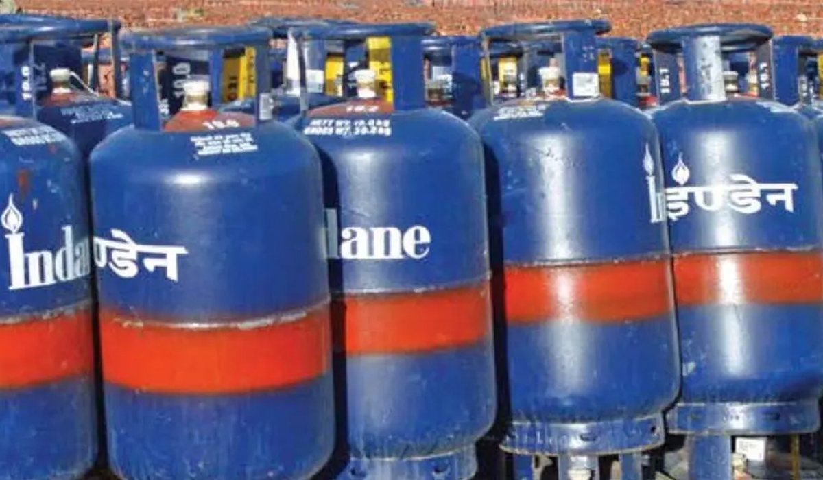 LPG सिलेंडर हुआ सस्ता, इतनी कम हुई कीमत, पढ़ें
