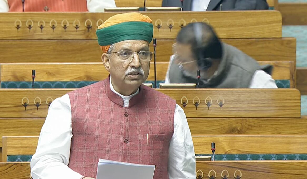 उच्चतम न्यायालय में न्यायाधीशों की संख्या बढ़ाने संबंधी विधेयक लोकसभा में पेश