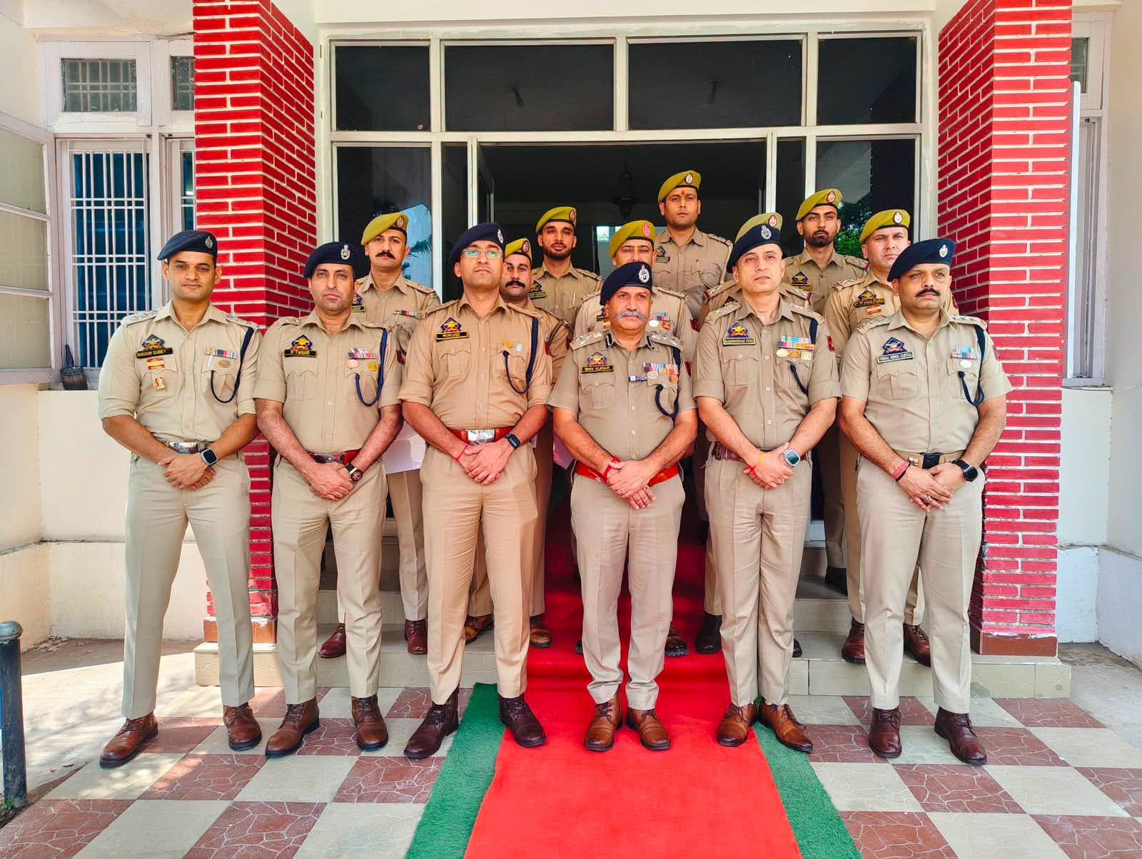 नशा मुक्त भारत अभियान के तहत पुलिस का शानदार काम, DIG ने किया सम्मानित