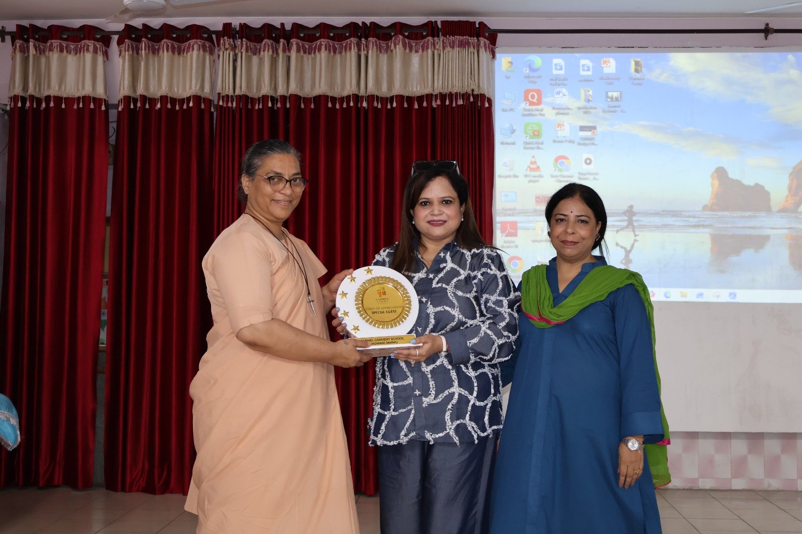 कार्मेल कॉन्वेंट के लिटरेरी वीक में सामाजिक मुद्दों पर छात्रों ने दिया जागरूकता का संदेश