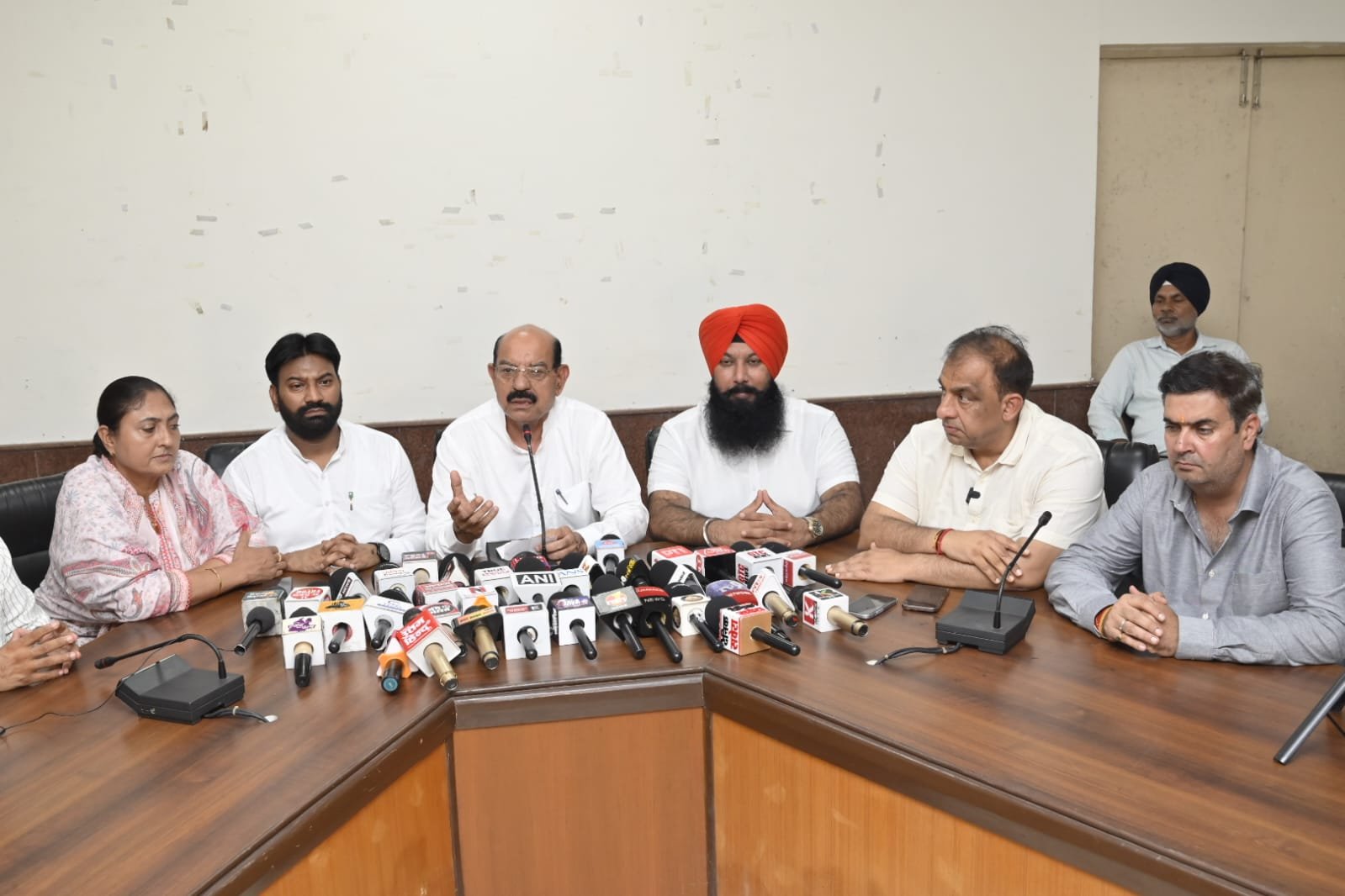पंजाब सरकार सफाई सेवकों की इज्जत और अधिकारों की रक्षा के लिए पूरी तरह तैयार: मोहिंदर भगत