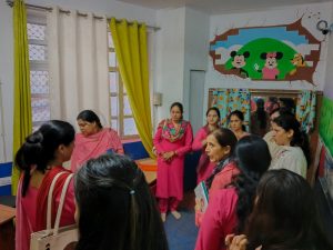 Kullu: DEIC एक्सपोजर विज़िट के जरिए आशा कार्यकर्ताओं को मिली बाल स्वास्थ्य सेवाओं की जानकारी