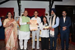 रोटरी क्लब कुल्लू के नाम बड़ी उपलब्धि, राज्यपाल ने वर्ल्ड रिकॉर्ड ऑफ एक्सीलेंस से नवाजा