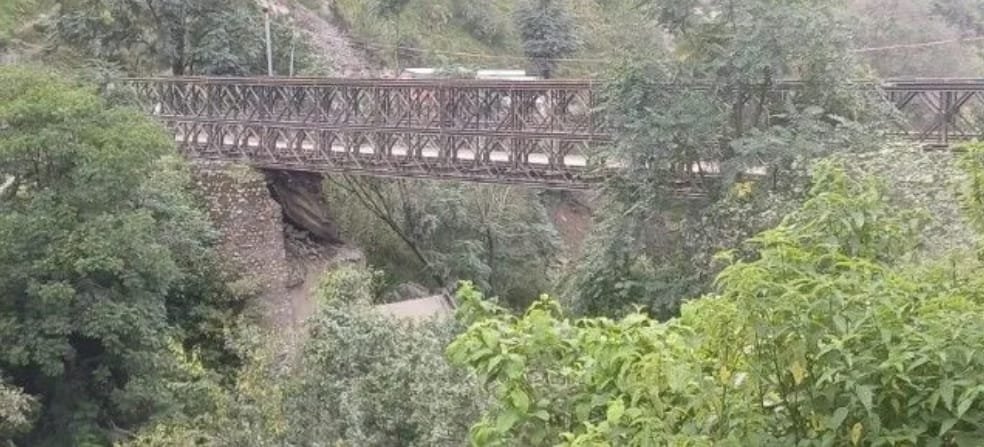 मंगलौर पुल पर भारी वाहनों की आवाजाही बंद