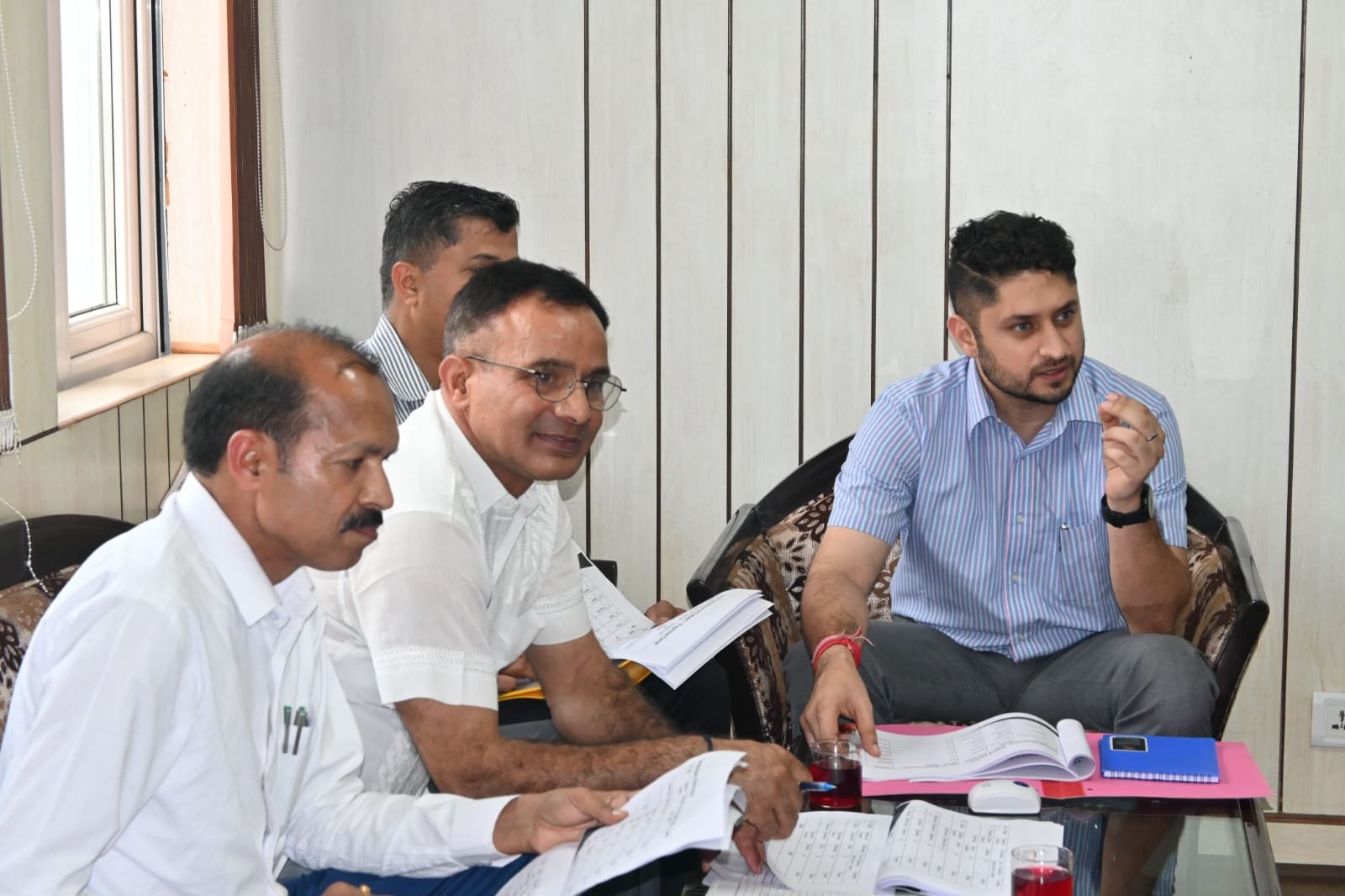 आत्मा परियोजना की गवर्निंग बॉडी की बैठक में किसानों को योजनाओं का लाभ पहुंचाने पर जोर