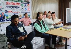 निहरी में मुख्यमंत्री अपना परिवार सुखी परिवार योजना के लाभार्थियों से किया संवाद