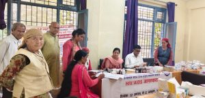 Kullu : तूमन्न में आयुष्मान आरोग्य शिविर, 80 लोगों की स्वास्थ्य जांच