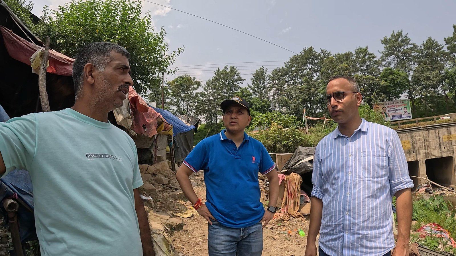 स्लम क्षेत्रों में पहुंचे एसडीएम अमर नेगी, स्वच्छ हवा और नशामुक्त सुंदरनगर का दिया संदेश