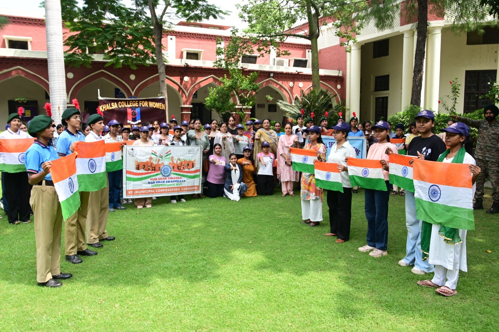 लुधियाना में ‘हर घर तिरंगा, हर घर स्वच्छता’ अभियान शुरू, स्कूल-कॉलेजों ने लिया हिस्सा