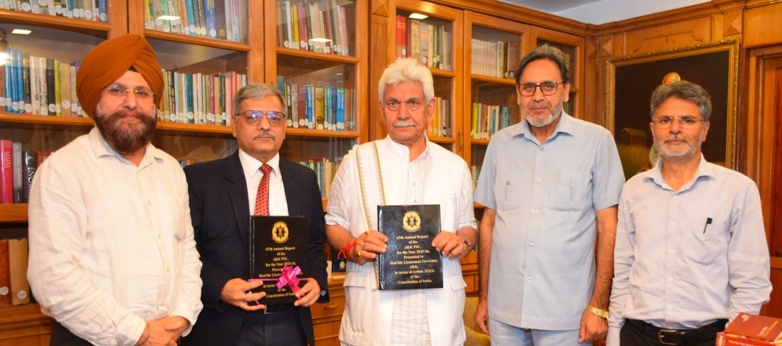 JKPSC ने LG को सौंपी 67वीं सालाना रिपोर्ट, 2025-26 के दौरान 1,152 लोगों का हुआ सिलेक्शन