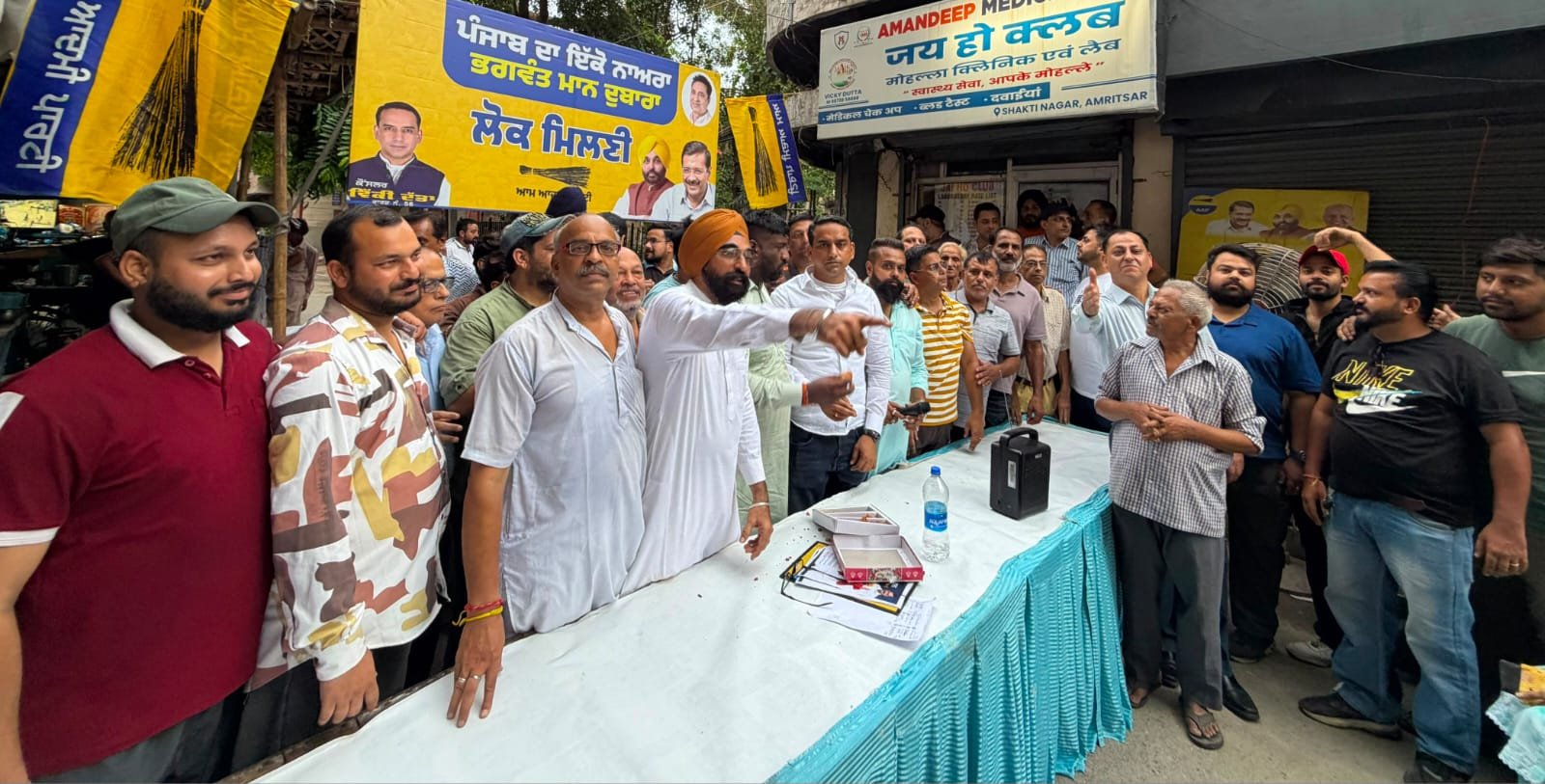 वार्ड 56 में पार्षद की जनसभा, लोगों की समस्याएं सुनीं; विकास कार्यों को प्राथमिकता देने का भरोसा