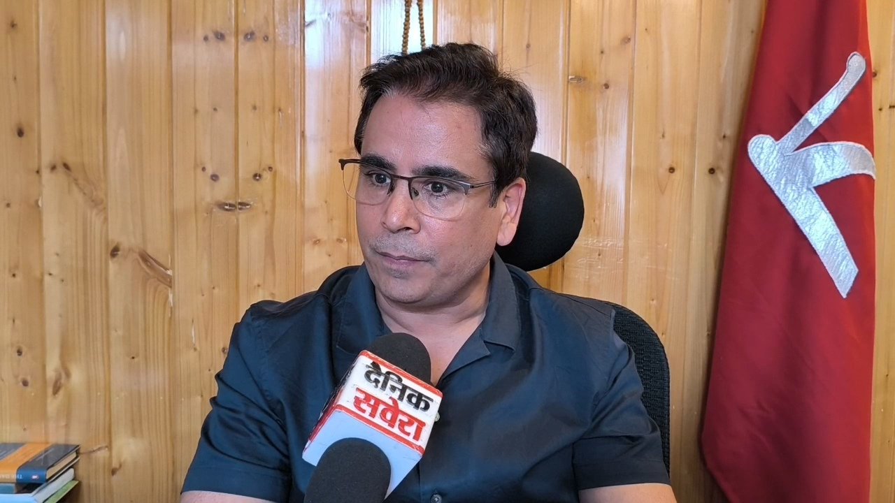 सिर्फ BJP को ही प्रदर्शन की इजाजत क्यों? तनवीर सादिक ने सरकार के काम में रुकावट का लगाया आरोप