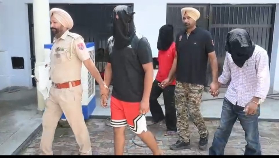 फरीदकोट पुलिस की बड़ी कार्रवाई: 180 ग्राम हेरोइन और ग्लॉक पिस्तौल के साथ 3 आरोपी गिरफ्तार