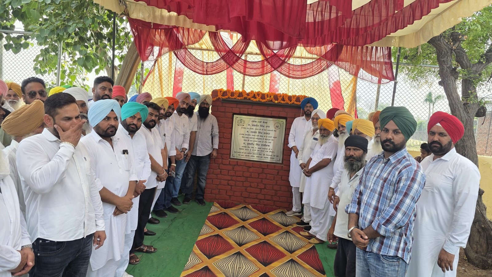 धालीवाल ने अजनाला में 15 करोड़ रुपये की लागत से दर्जनों गांवों को जोड़ने वाली सड़क का किया शिलान्यास