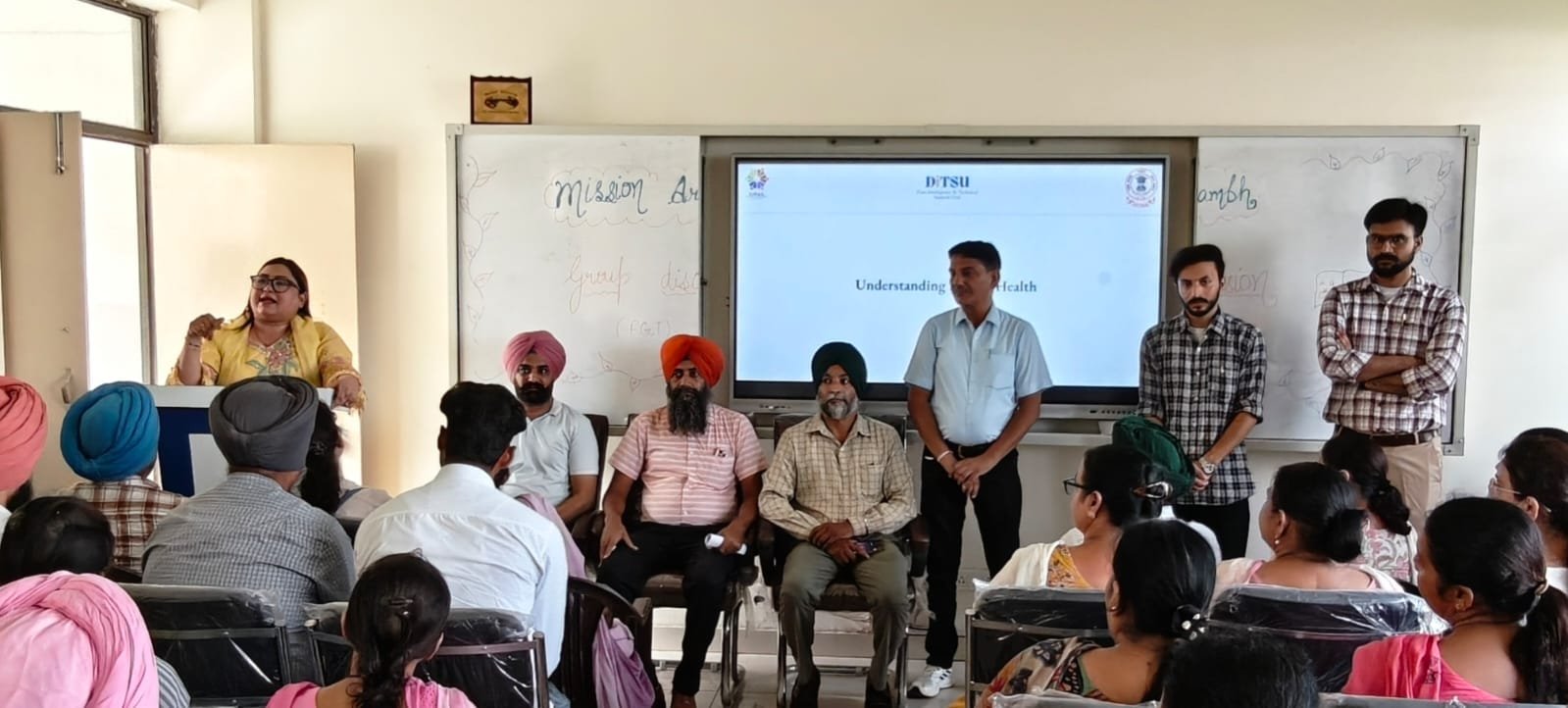 डाइट कैरों में ‘ड्रग्स के खिलाफ जंग’ विषय पर सेमिनार का किया आयोजन