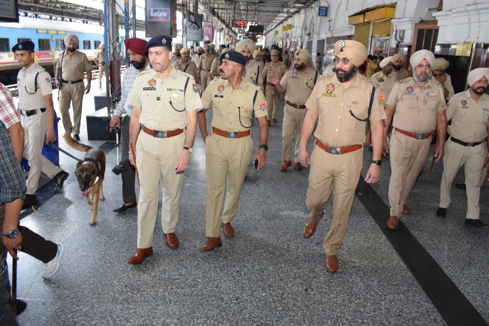 अमृतसर में पुलिस का बड़ा सर्च ऑपरेशन, रेलवे स्टेशन, बस स्टैंड सहित कई इलाकों में चला CASO अभियान