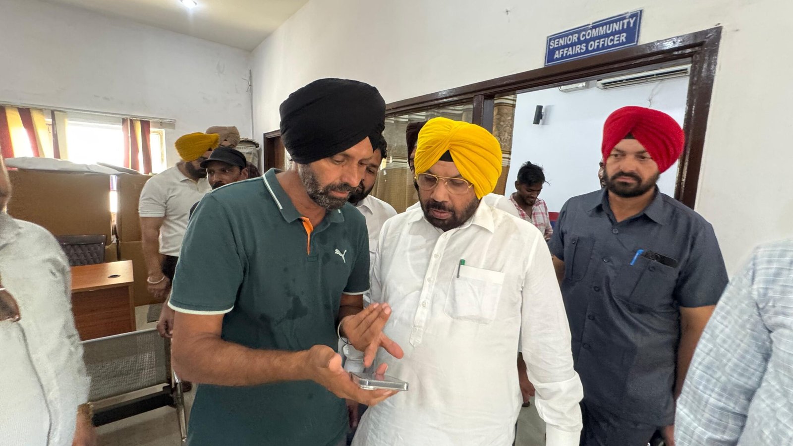 हरभजन सिंह ईटीओ ने सांझ केंद्र का किया निरीक्षण, बोले- लोगों को न हो कोई परेशानी