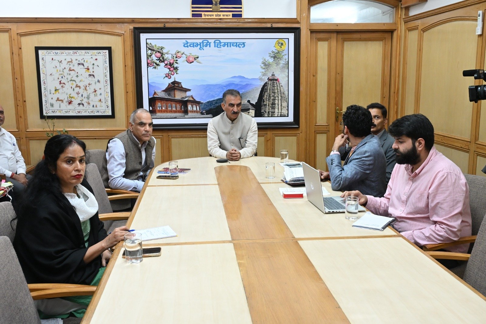 हिमाचल बनेगा देश का पहला राज्य, कम प्रीमियम पर मिलेगा 10 लाख का स्वास्थ्य बीमा
