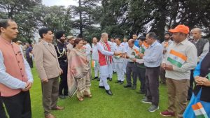 ‘वंदे मातरम्’ के सामूहिक गायन से नए युग की शुरुआत: हिमाचल के राज्यपाल कविंद्र गुप्ता ने युवाओं से देश के लिए कुछ करने का किया आह्वान
