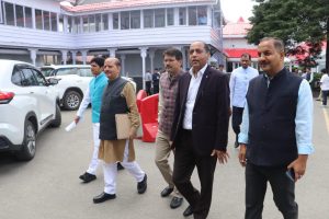 राष्ट्रगान विवाद पर सुक्खू सरकार पर हमला, विशेषाधिकार हनन का नोटिस