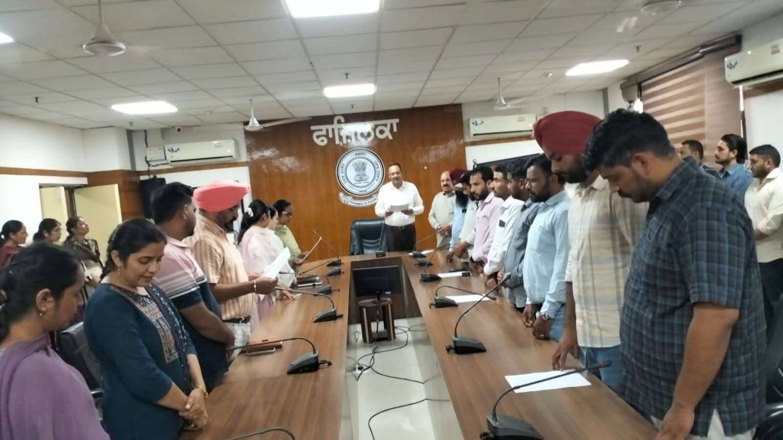 ‘नशा मुक्त भारत अभियान’ की 6वीं सालगिरह पर डिस्ट्रिक्ट एडमिनिस्ट्रेटिव कॉम्प्लेक्स में शपथ ग्रहण समारोह का आयोजन