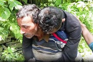 चंबा: चुराह में 100 फीट गहरी खाई में गिरा भेड़पालक, साथियों ने पीठ पर उठाकर बचाई जान