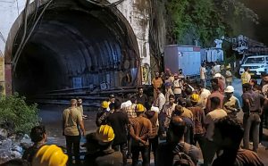 उत्तराखंड-चमोली टनल में हादसा, अबतक 7 मजदूरों की मौत, CM ने युद्धस्तर पर बचाव अभियान चलाने के दिए निर्देश