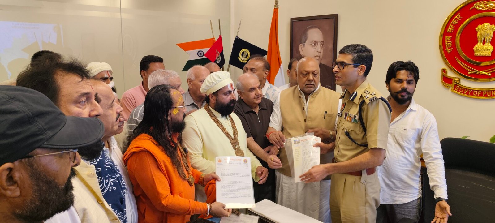 श्री देवी तालाब मंदिर पत्थरबाजी मामला गरमाया, संत समाज ने पुलिस से की सख्त कार्रवाई की मांग